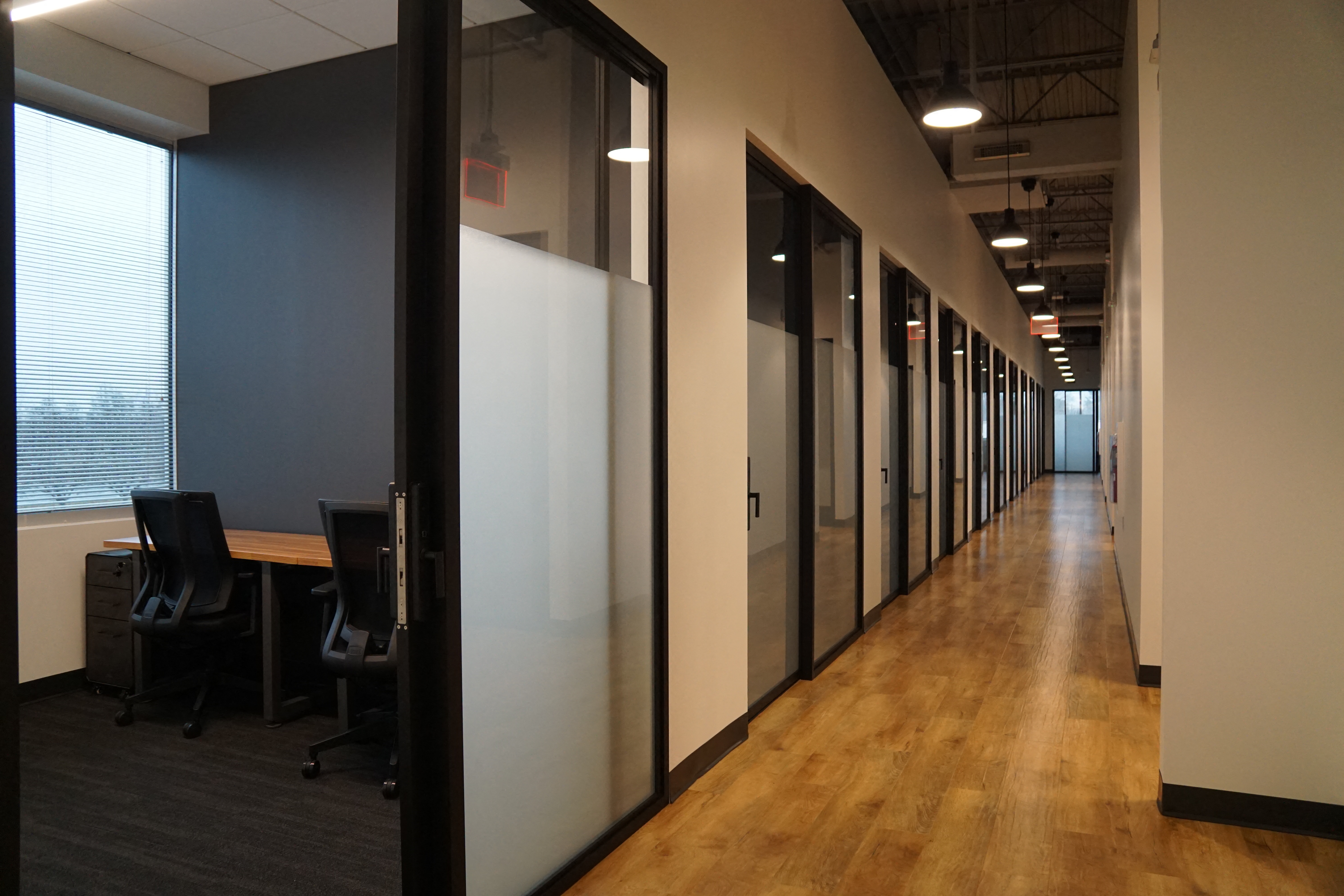 Shared workspaces at Venture X Columbia East | CoworkingCafe